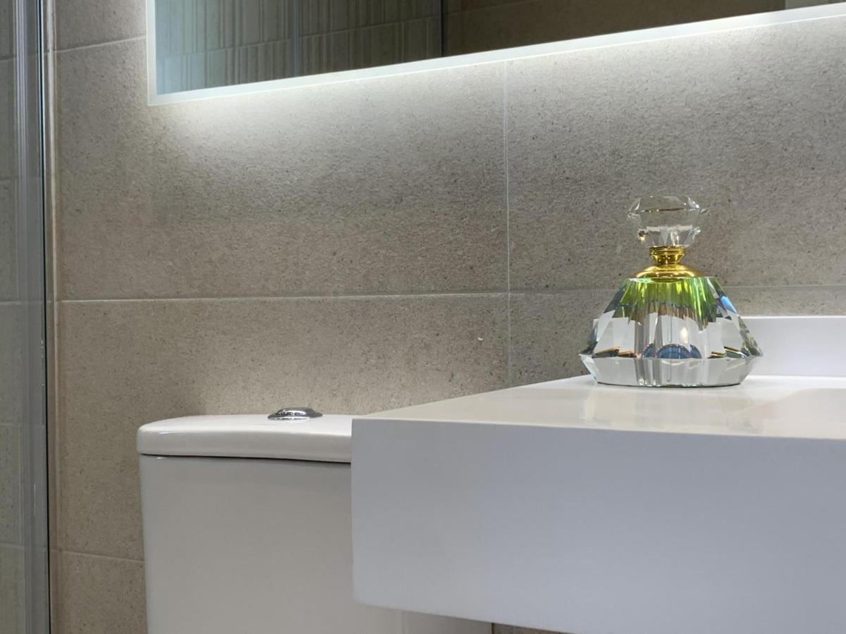 Sitges Spaces Oasis Suites- 4 Bedroom, 4 Ensuite Bathrooms, Terrace, Pool, Sitges Centre Zewnętrze zdjęcie