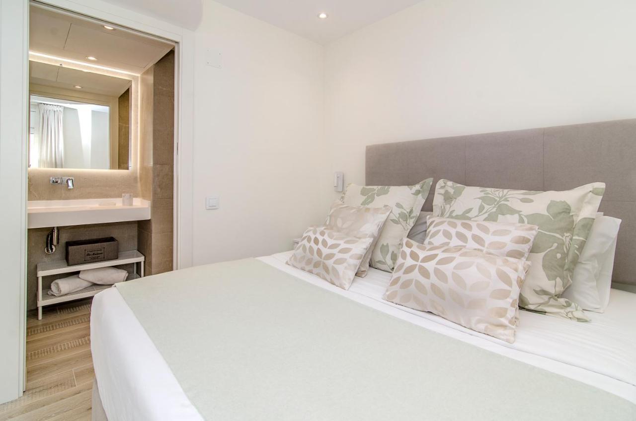 Sitges Spaces Oasis Suites- 4 Bedroom, 4 Ensuite Bathrooms, Terrace, Pool, Sitges Centre Zewnętrze zdjęcie